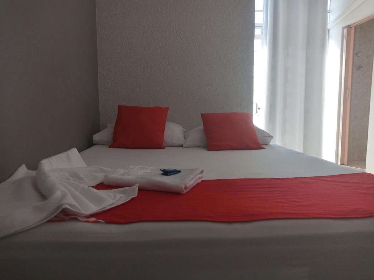 Hotel Central Жакареи Экстерьер фото